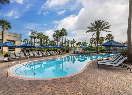 Las Palmeras by Hilton Grand Vacations 1