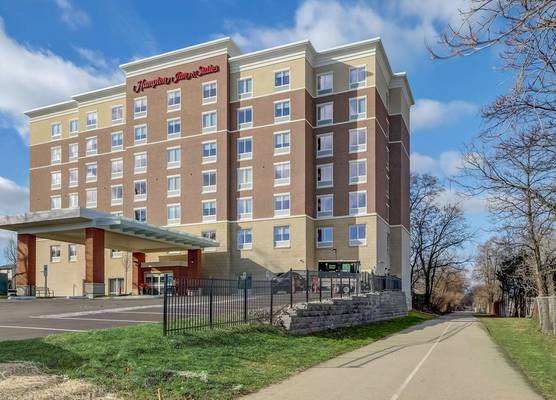 Hampton Inn & Suites Cincinnati Midtown Rookwood 1