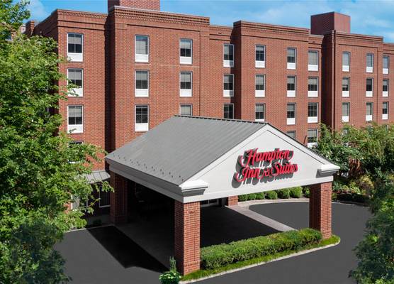 Hampton Inn & Suites Charlottesville-At The University 1