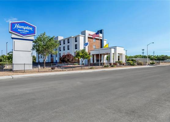 Hampton Inn & Suites Farmington 1