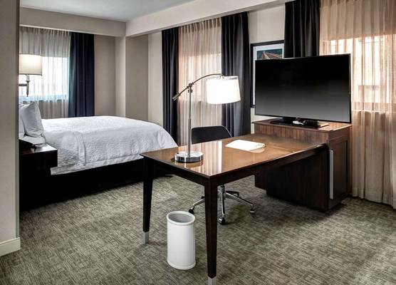 Hampton Inn & Suites Richmond - Downtown, VA 1