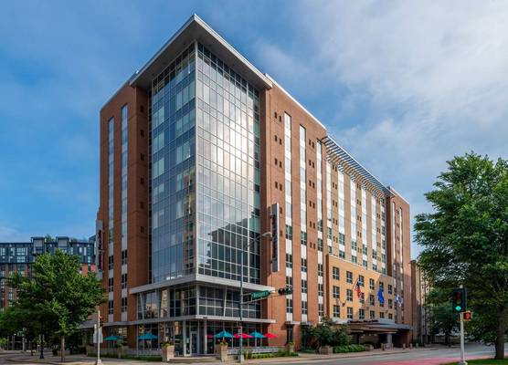 Hampton Inn & Suites Madison / Downtown 1