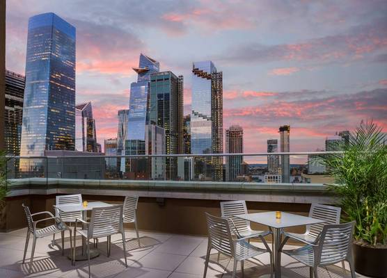 DoubleTree by Hilton New York Times Square South 1