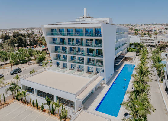 Seasons Hotel (Adults Only) 1