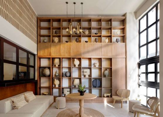 Anise Aluma Athens, Tapestry Collection by Hilton 1