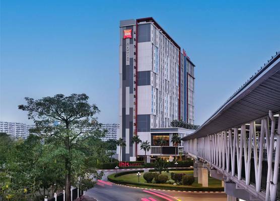 ibis Bangkok IMPACT 1