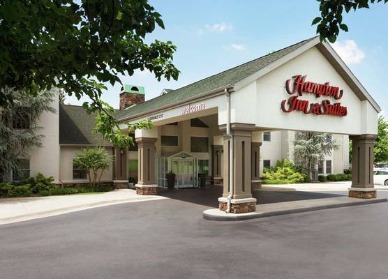 Hampton Inn & Suites Springdale 1