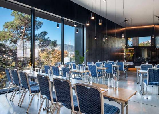 Golden Tulip Design Tbilisi 1