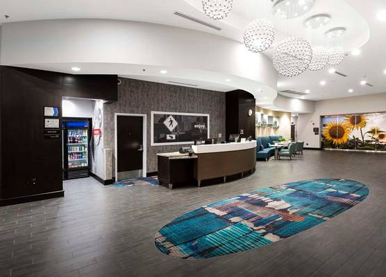 Hampton Inn & Suites Raleigh Downtown 1