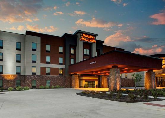 Hampton Inn & Suites by Hilton Pittsburg Kansas Crossing Casino near PSU 1