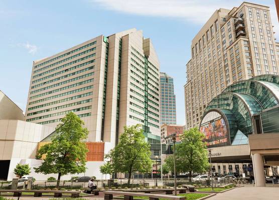 Embassy Suites by Hilton Indianapolis Downtown 1