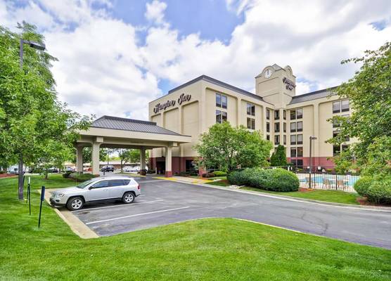 Hampton Inn Overland Park, KS 1
