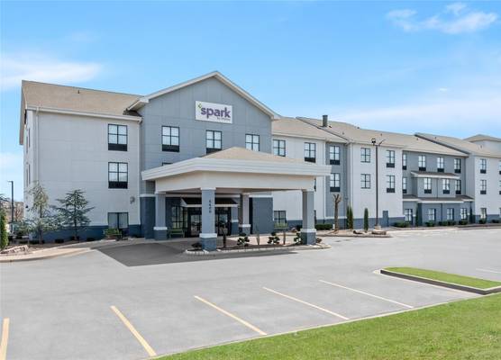 Spark by Hilton Shawnee 1