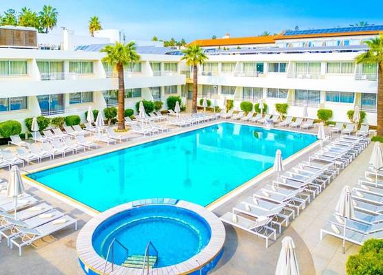 Melpo Antia Hotel & Suites 1