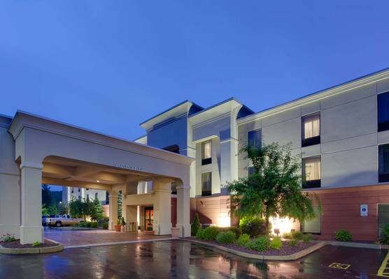 Hampton Inn Auburn, MA 1