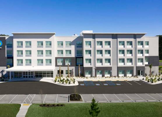 Tru by Hilton Beaufort, Sc 1