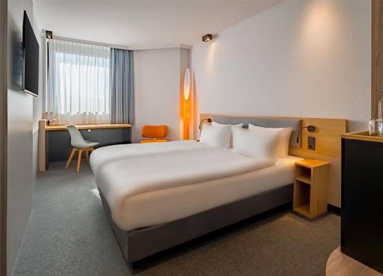 Spark by Hilton Wuppertal City Centre 1