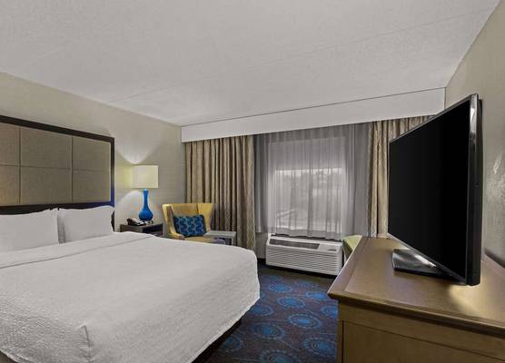 Hampton Inn Bloomington 1
