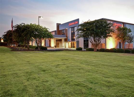 Hampton Inn Auburn 1