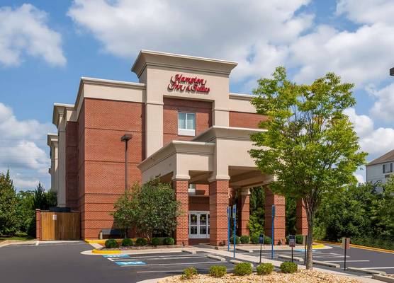Hampton Inn & Suites Herndon-Reston 1