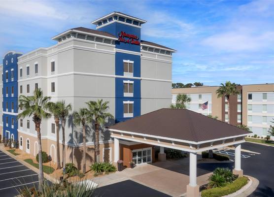 Hampton Inn & Suites Lake City 1