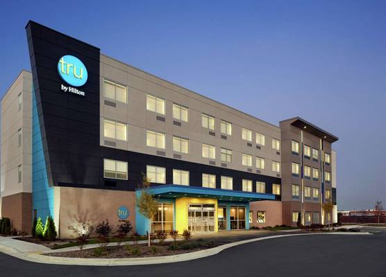 Tru By Hilton Milwaukee Brookfield 1