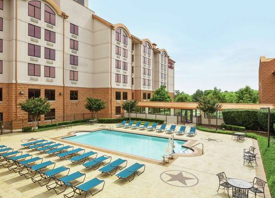 Hampton Inn & Suites Dallas-Mesquite 1