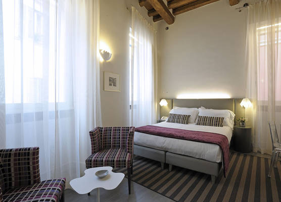 Trevi Palace Luxury Inn 1