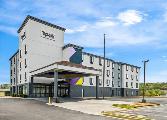 Spark by Hilton Pelham Birmingham I 65 1