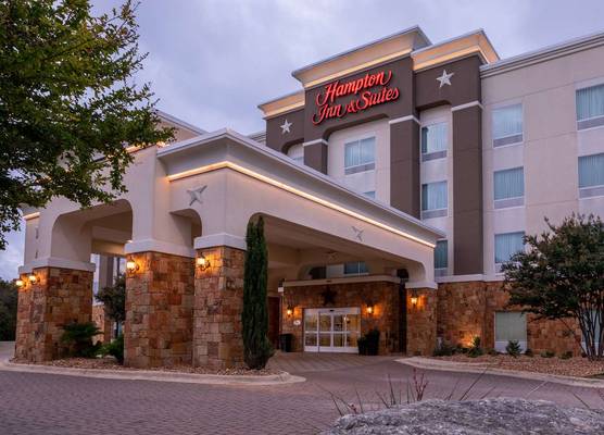 Hampton Inn & Suites Boerne 1