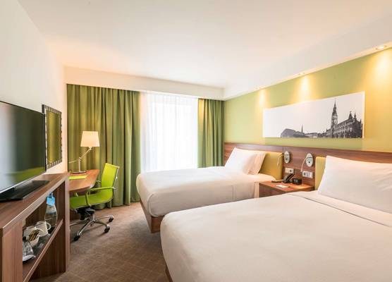 Hampton by Hilton Hamburg City Centre 1