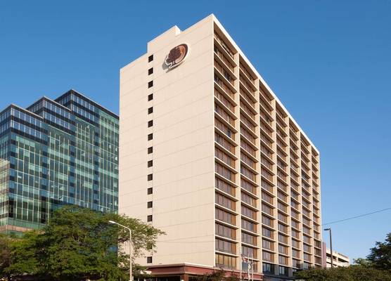 DoubleTree by Hilton Cleveland Downtown - Lakeside 1