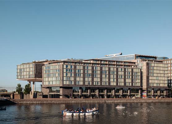 DoubleTree by Hilton Amsterdam Centraal Station 1