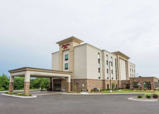 Hampton Inn Cumberland 1