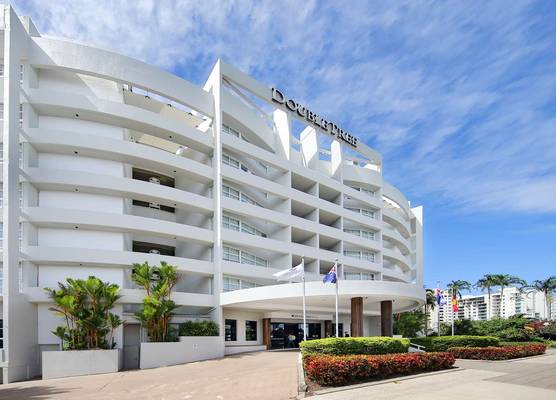 DoubleTree by Hilton Cairns 1