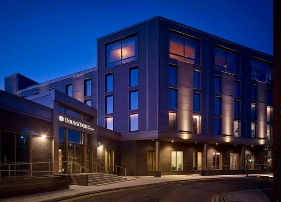 DoubleTree by Hilton Hull 1