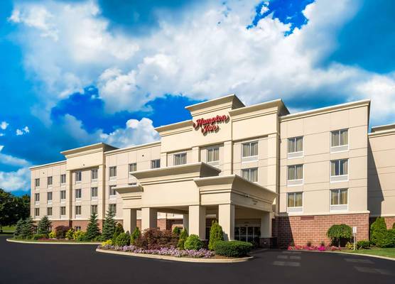 Hampton Inn Clifton Park 1