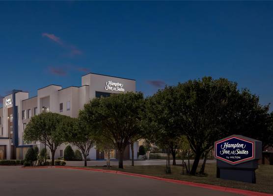 Hampton Inn & Suites Waxahachie 1