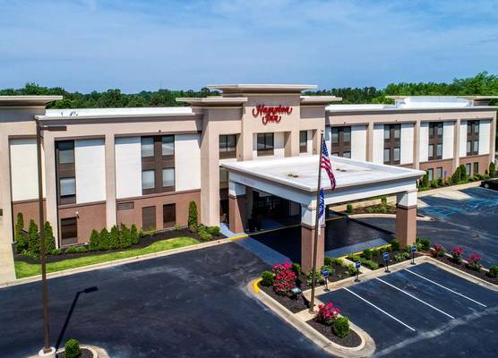 Hampton Inn Batesville 1