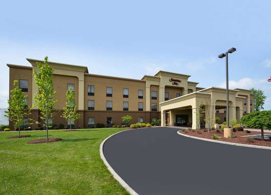 Hampton Inn Utica 1