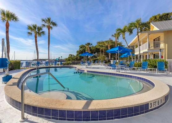 Hilton Vacation Club Charter Club Naples Bay 1