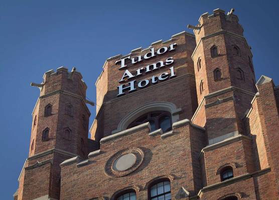 The Tudor Arms Hotel Cleveland - a DoubleTree by Hilton 1