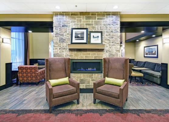 Hampton Inn & Suites Milwaukee/Franklin 1