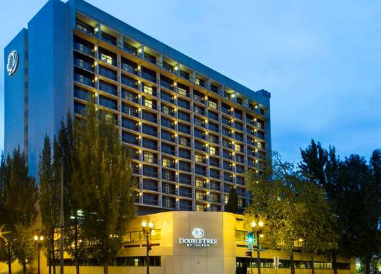 DoubleTree by Hilton Portland 1