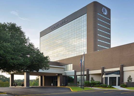 DoubleTree by Hilton Lafayette 1