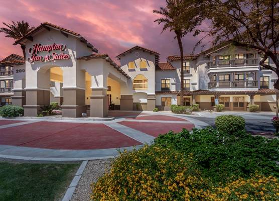 Hampton Inn & Suites Phoenix-Goodyear 1