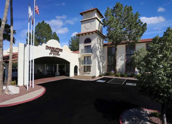 DoubleTree Suites by Hilton Tucson Airport 1