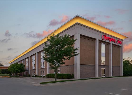 Hampton Inn Lawrence 1