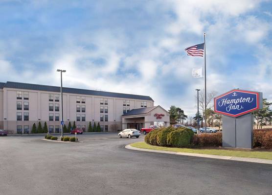 Hampton Inn Muskegon 1