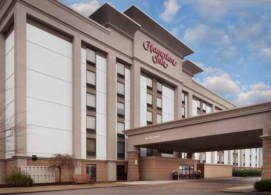 Hampton Inn Charleston-Southridge 1